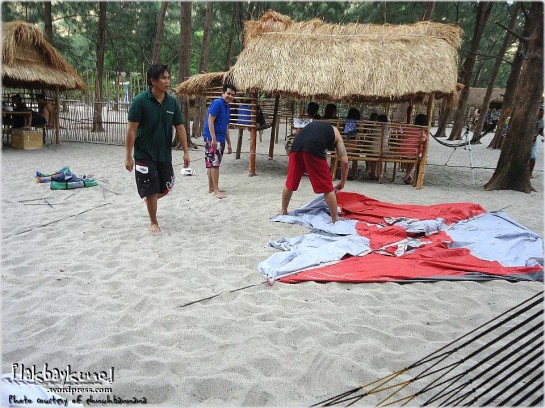 PinoyCaravan crew pitching the tents near our cottage.